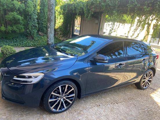 VOLVO V40 2.0 T4 MOMENTUM GASOLINA 4P AUTOMÁTICO VOLVO V40 2.0 T4 MOMENTUM GASOLINA 4P AUTOMÁTICO